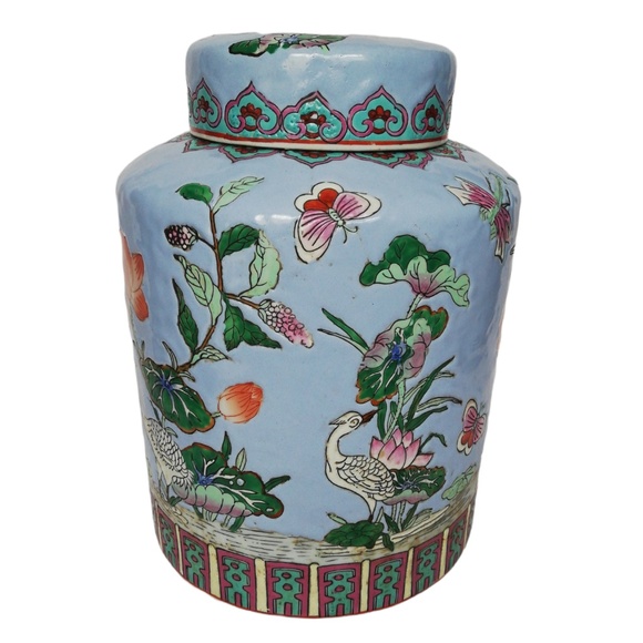 Chinese Ceramic Urn Flora/Animal Details With Lid